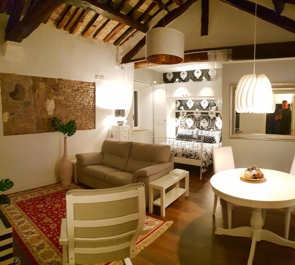 La Casa Nel Castello Villa Ostia Antica Luaran gambar